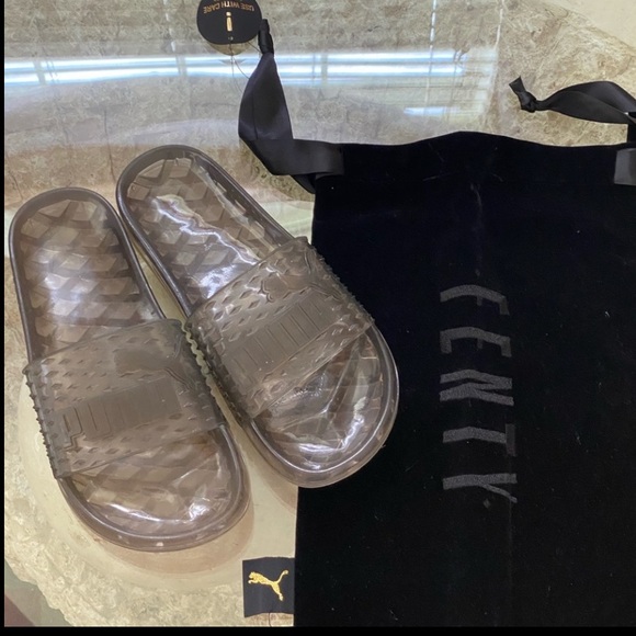 🌟 Rihanna Jelly Slides 🌟 - Picture 5 of 13